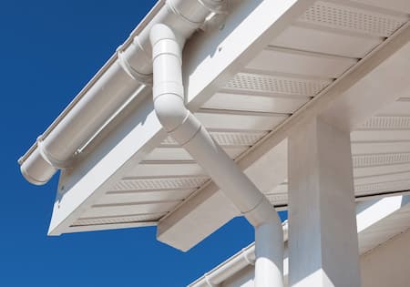 5 Signs It's Time for a Professional Gutter Cleaning Thumbnail
